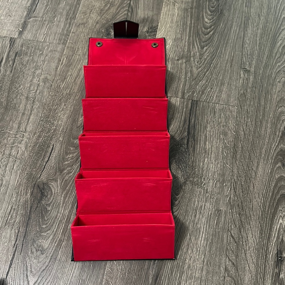 Travel sunglasses holder